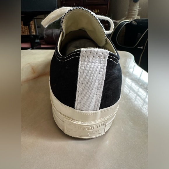 New COMME DES GARÇONS PLAY
CHUCK TAYLOR ALL STAR LOW TOP (Unisex Size 9) - Picture 5 of 6